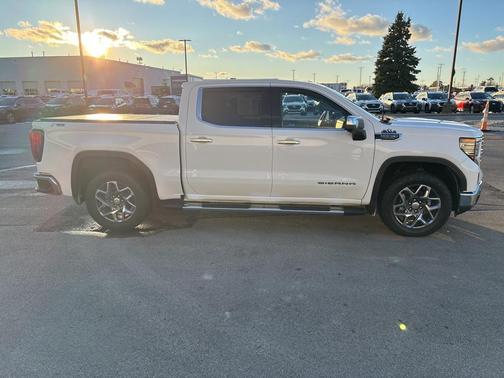 2024 GMC Sierra 1500 SLT