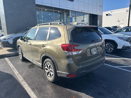 2023 Subaru Forester Premium