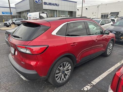 2020 Ford Escape Titanium