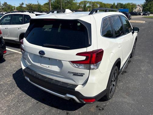 Crystal White Pearl 2020 Subaru Forester Touring