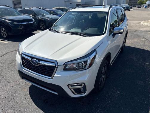 Crystal White Pearl 2020 Subaru Forester Touring