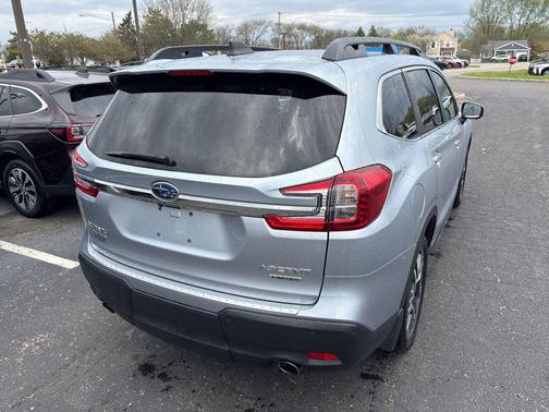 Ice Silver Metallic 2023 Subaru Ascent Limited 7-Passenger