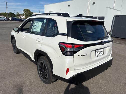 2025 Subaru Forester Base