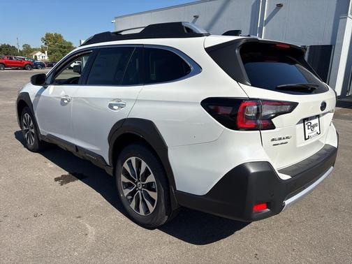 2025 Subaru Outback Touring XT
