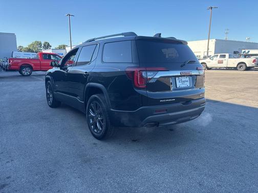 2022 GMC Acadia AWD AT4