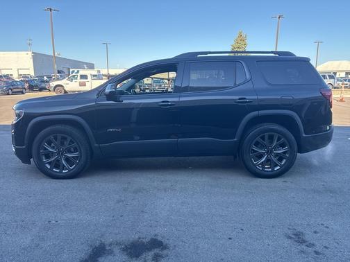 2022 GMC Acadia AWD AT4