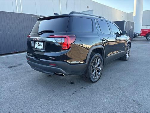 2022 GMC Acadia AWD AT4