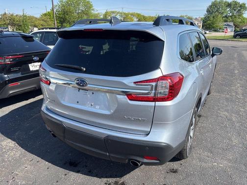 Ice Silver Metallic 2025 Subaru Ascent Premium 7-Passenger