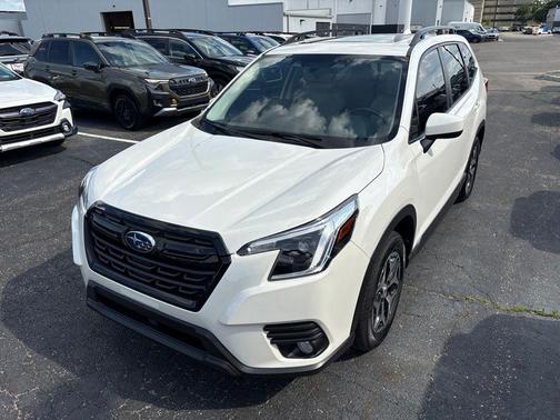 Crystal White Pearl 2023 Subaru Forester Premium
