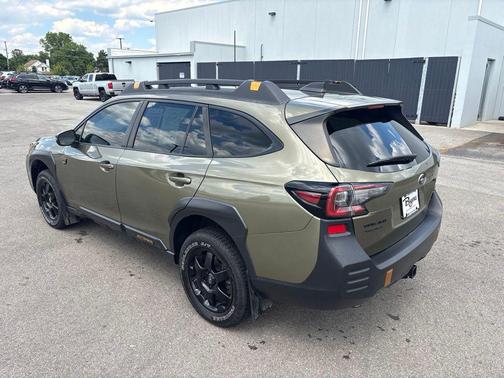 Autumn Green Metallic 2022 Subaru Outback Wilderness