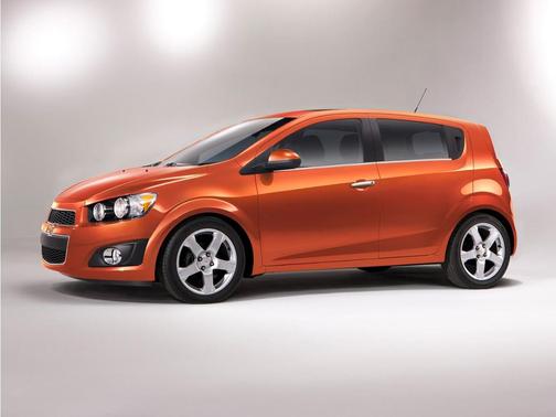 Silver Ice Metallic 2013 Chevrolet Sonic LT