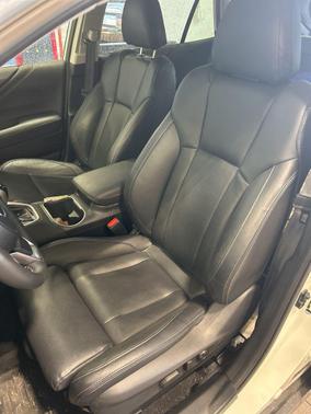 Crystal White Pearl 2025 Subaru Outback Touring