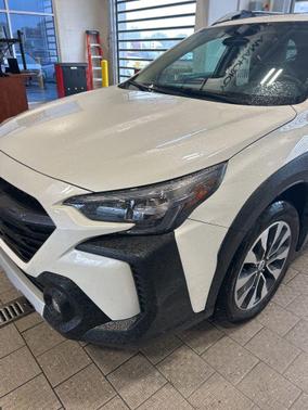 Crystal White Pearl 2025 Subaru Outback Touring