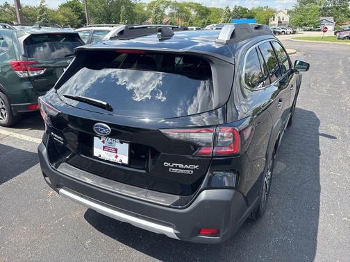 Crystal Black Silica 2024 Subaru Outback Touring