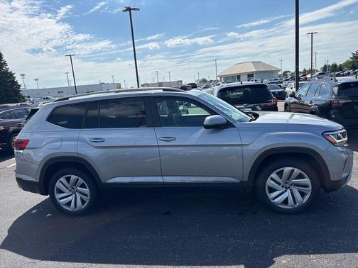 Silver Metallic 2021 Volkswagen Atlas 2.0T SEL