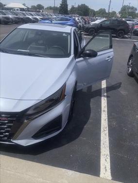 2023 Nissan Altima SR FWD