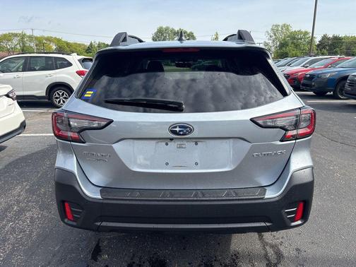 Ice Silver Metallic 2020 Subaru Outback Premium