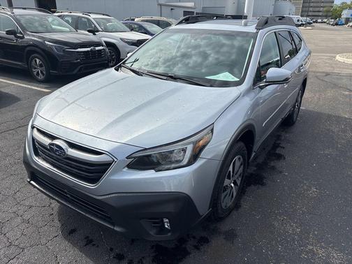 Ice Silver Metallic 2020 Subaru Outback Premium