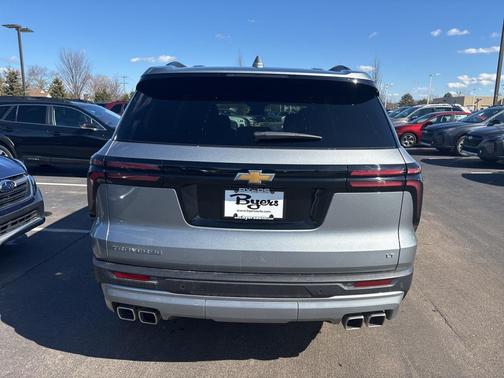 2024 Chevrolet Traverse LT