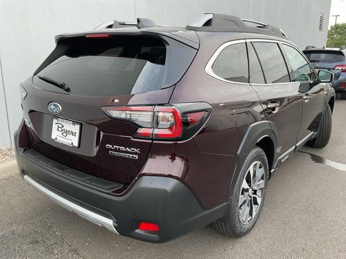 2025 Subaru Outback Touring XT