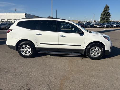 2017 Chevrolet Traverse LS