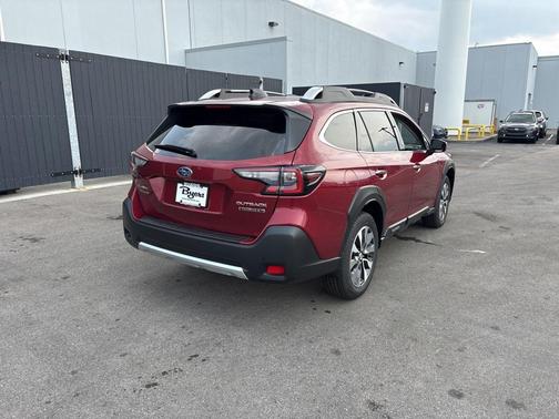 2025 Subaru Outback Touring XT