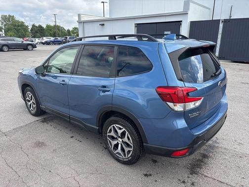 Horizon Blue Pearl 2023 Subaru Forester Premium