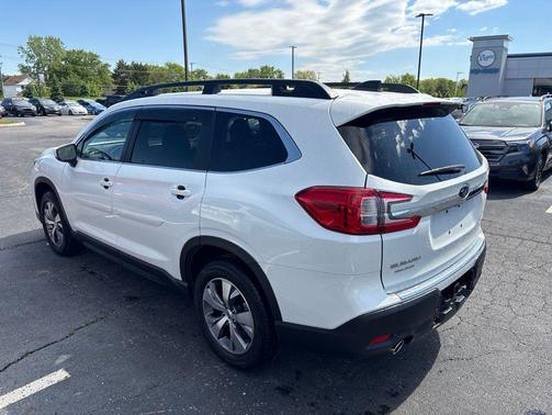 Crystal White Pearl 2025 Subaru Ascent Premium 7-Passenger