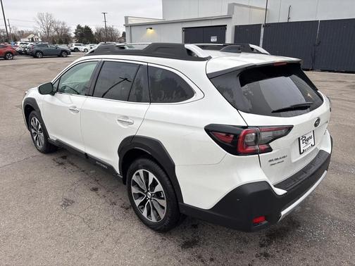 2025 Subaru Outback Touring XT