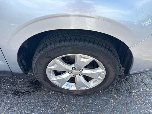 Ice Silver Metallic 2016 Subaru Forester 2.5i Premium
