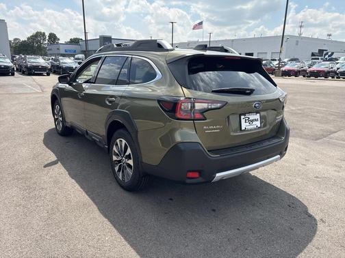 2025 Subaru Outback Touring XT