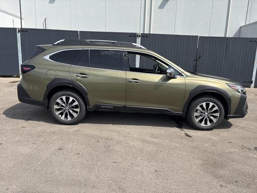 2025 Subaru Outback Touring XT