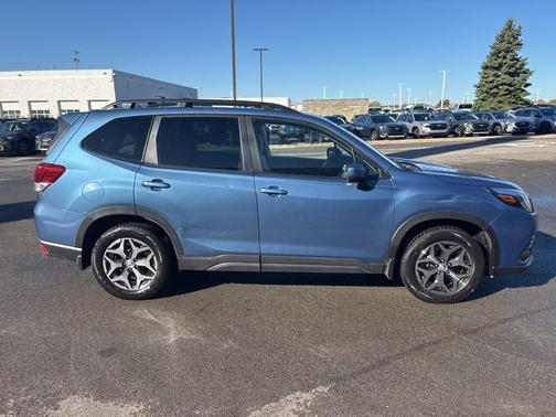 2022 Subaru Forester Premium