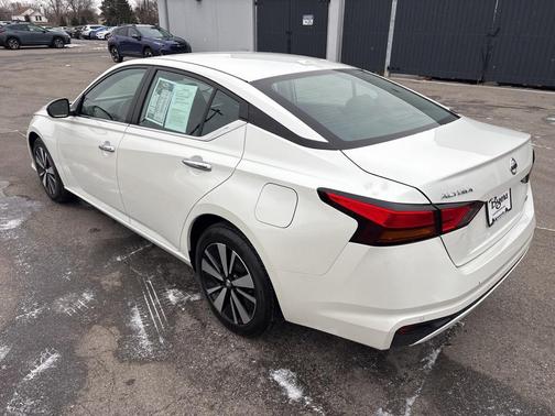 2022 Nissan Altima 2.5 SV