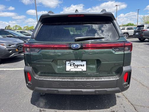 Deep Emerald Green Pearl 2026 Subaru Outback Premium