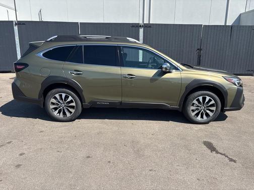 2025 Subaru Outback Touring