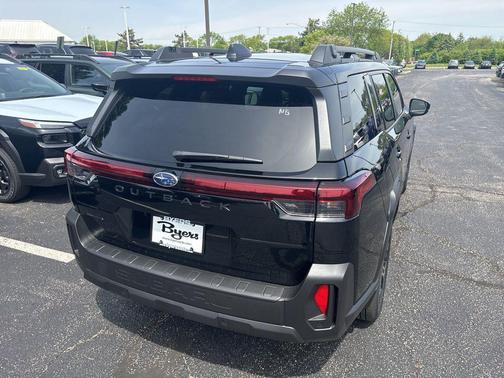 Crystal Black Silica 2026 Subaru Outback Touring XT
