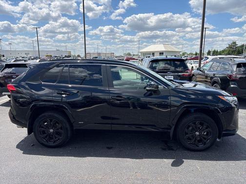 0218 2023 Toyota RAV4 Hybrid SE