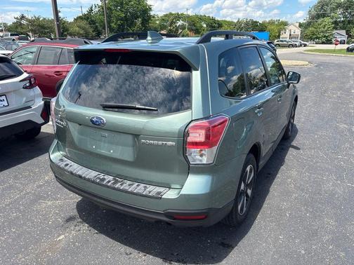 Jasmine Green Metallic 2018 Subaru Forester 2.5i Premium