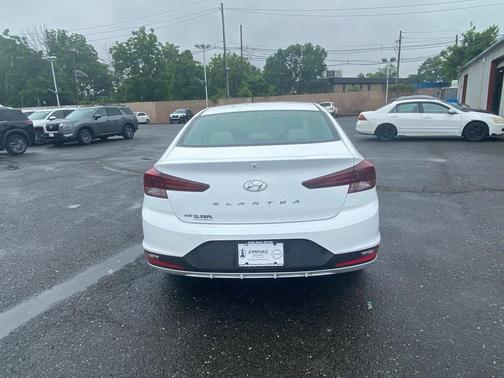 2020 Hyundai ELANTRA SE