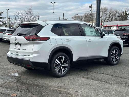 2025 Nissan Rogue Platinum