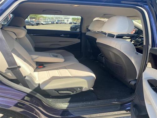 2020 Kia Sorento S
