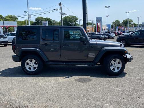 2017 Jeep Wrangler Unlimited Sport