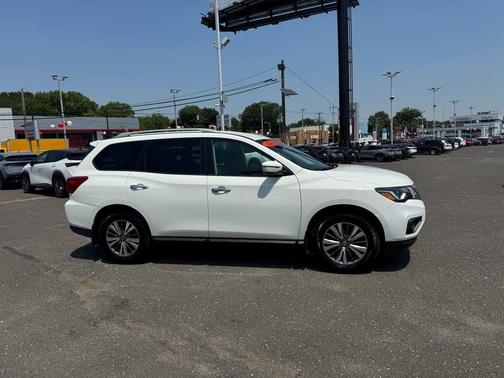 2018 Nissan Pathfinder S