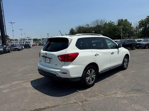 2018 Nissan Pathfinder S