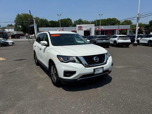 2018 Nissan Pathfinder S