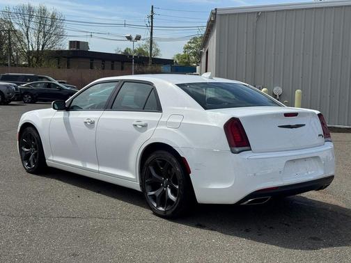2021 Chrysler 300 S