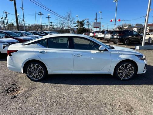 2025 Nissan Altima SL
