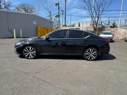 2022 Nissan Altima 2.5 SR