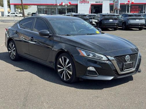 2022 Nissan Altima 2.5 SR
